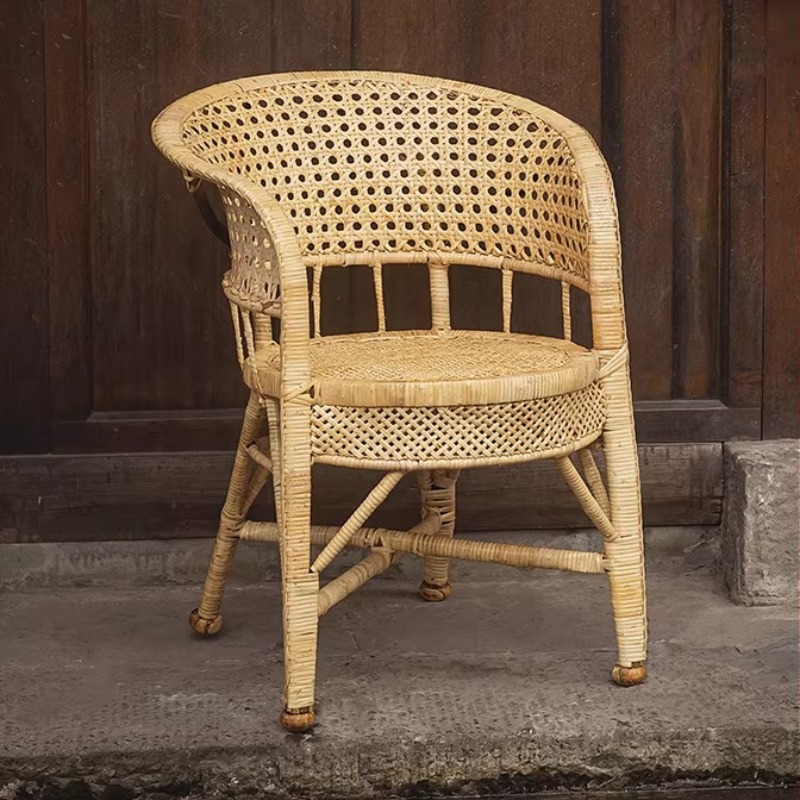 Outdoor Furniture Vintage - Handgefertigter Outdoor-Rattanstuhl mit Vintage-Rückenlehne und Atmungsaktivem